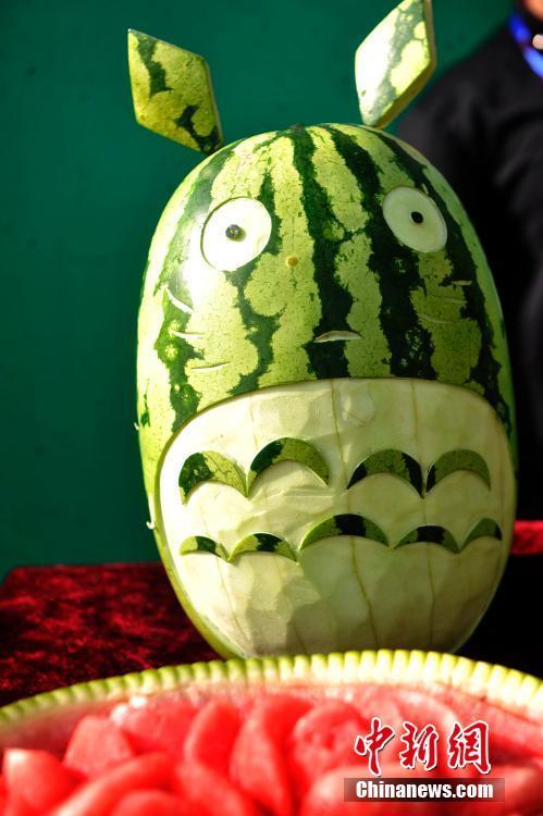 重庆吃瓜故事,麻辣鲜香里的市井百态